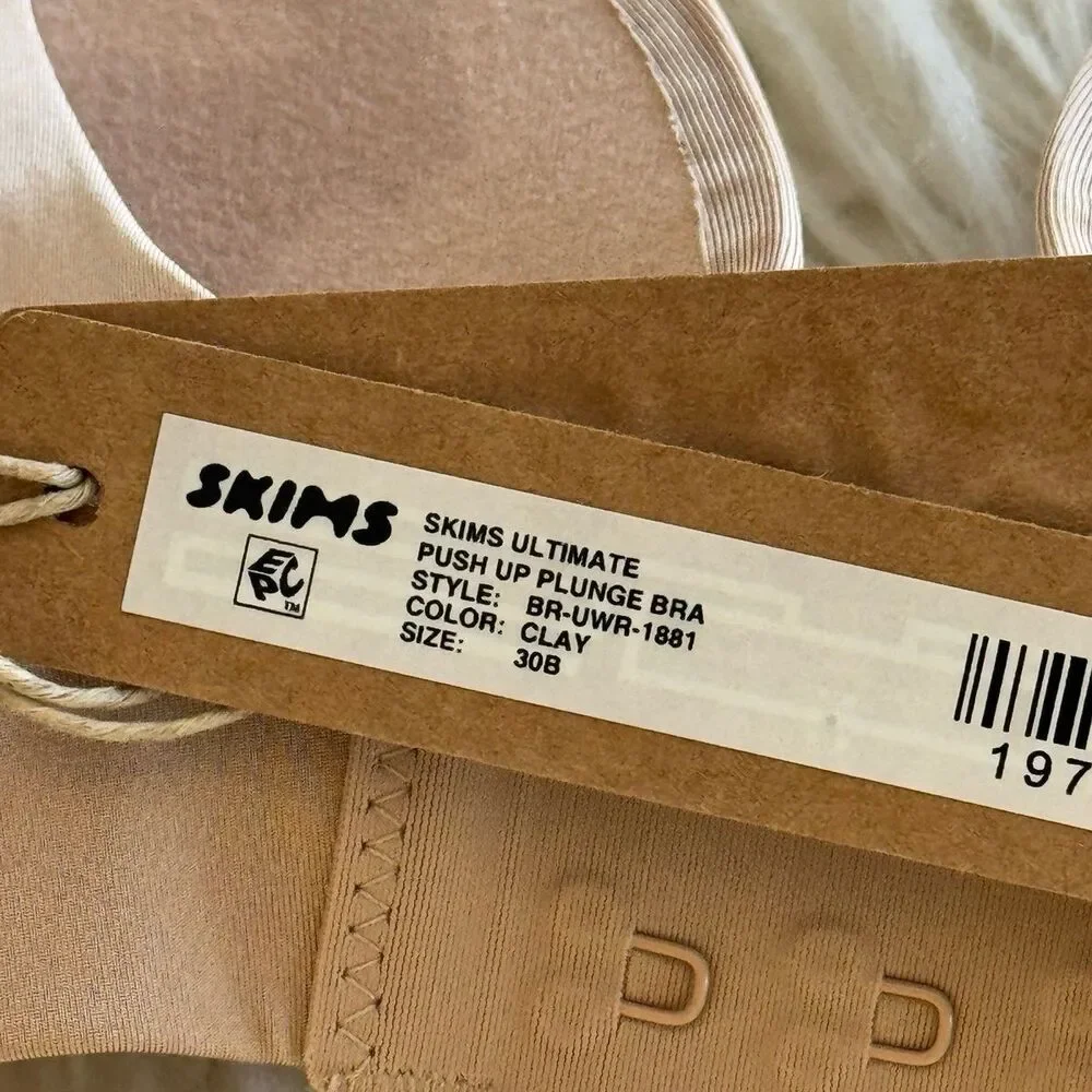 Skims Ultimate Push up Plunge Bra Clay Size 30B - Picture 6 of 6